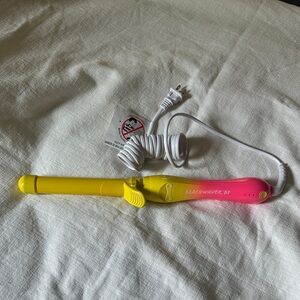 Beachwaver B1 rotating curling iron, like new